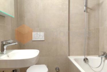 Bel appartement fraîchement rénové de 2 pièces au 1er étage en plein du centre-ville