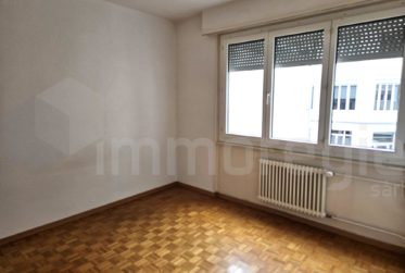 Joli petit appartement de 2 pièces au 1er étage au centre ville.